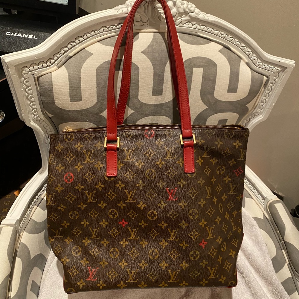 💯 Authentic Louis Vuitton Cabas Mezzo ♥️